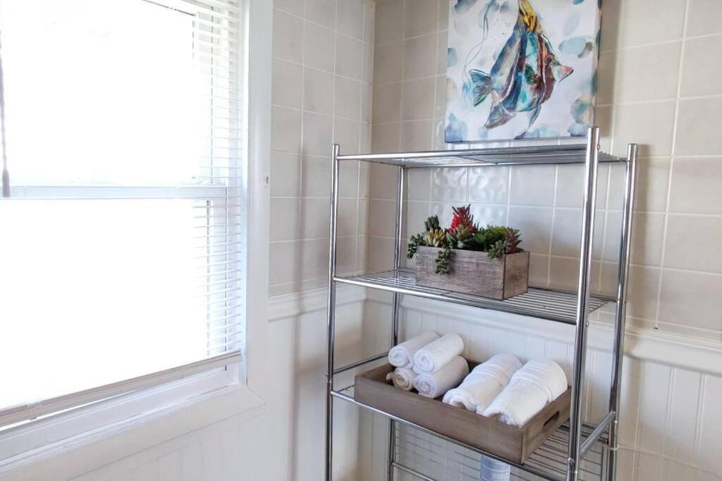 Perfect Combo Of Charm & Comfort- 2Bedroom Home 노블스빌 외부 사진